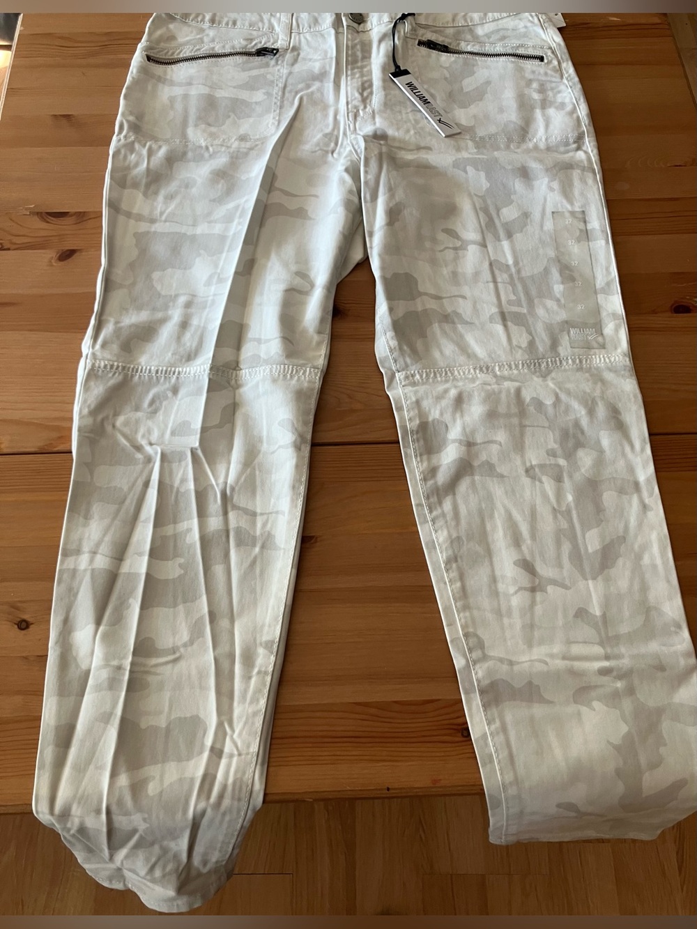 NWT William Rast by Justin Timberlake Jane Skinny Cargo Cream Camo Pants SZ 32